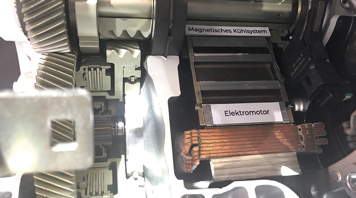 Villanymotor magnetokalorikus hűtése
